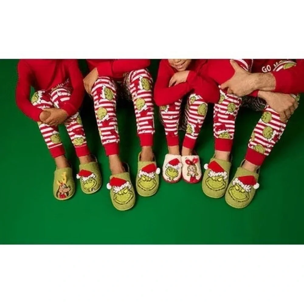 Grinch Kids Scuff Slippers Size 7-8 Green Grinch & Max Slip On Fuzzy Holiday
